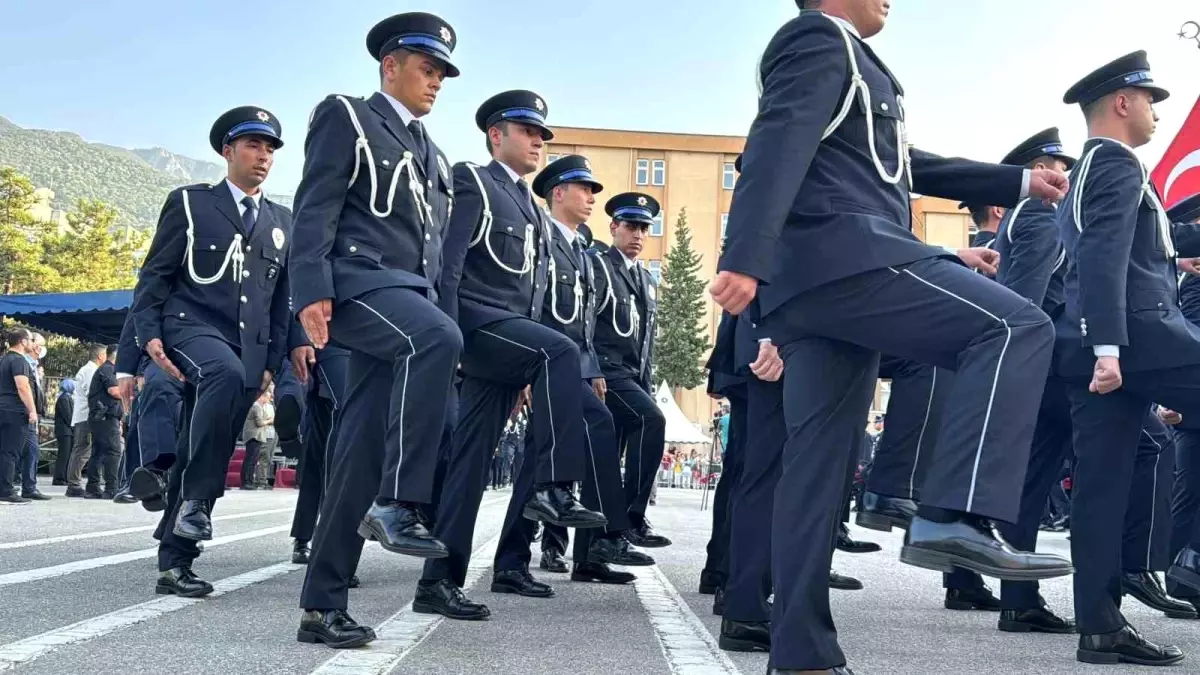 Bursa Polis Meslek Eğitim Merkezi’nde 206 polis mezun oldu