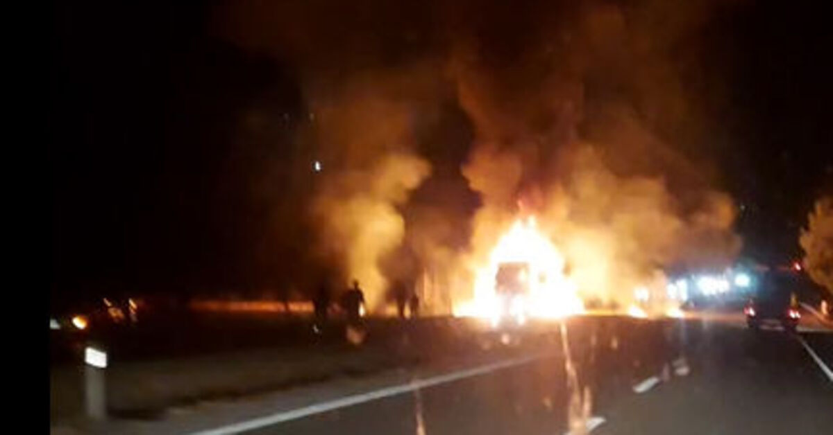 Tokat’ta seyir halindeki TIR alev alev yandı