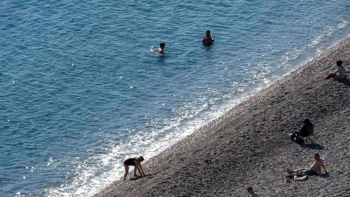 Antalya’da Yazdan Kalma Hava