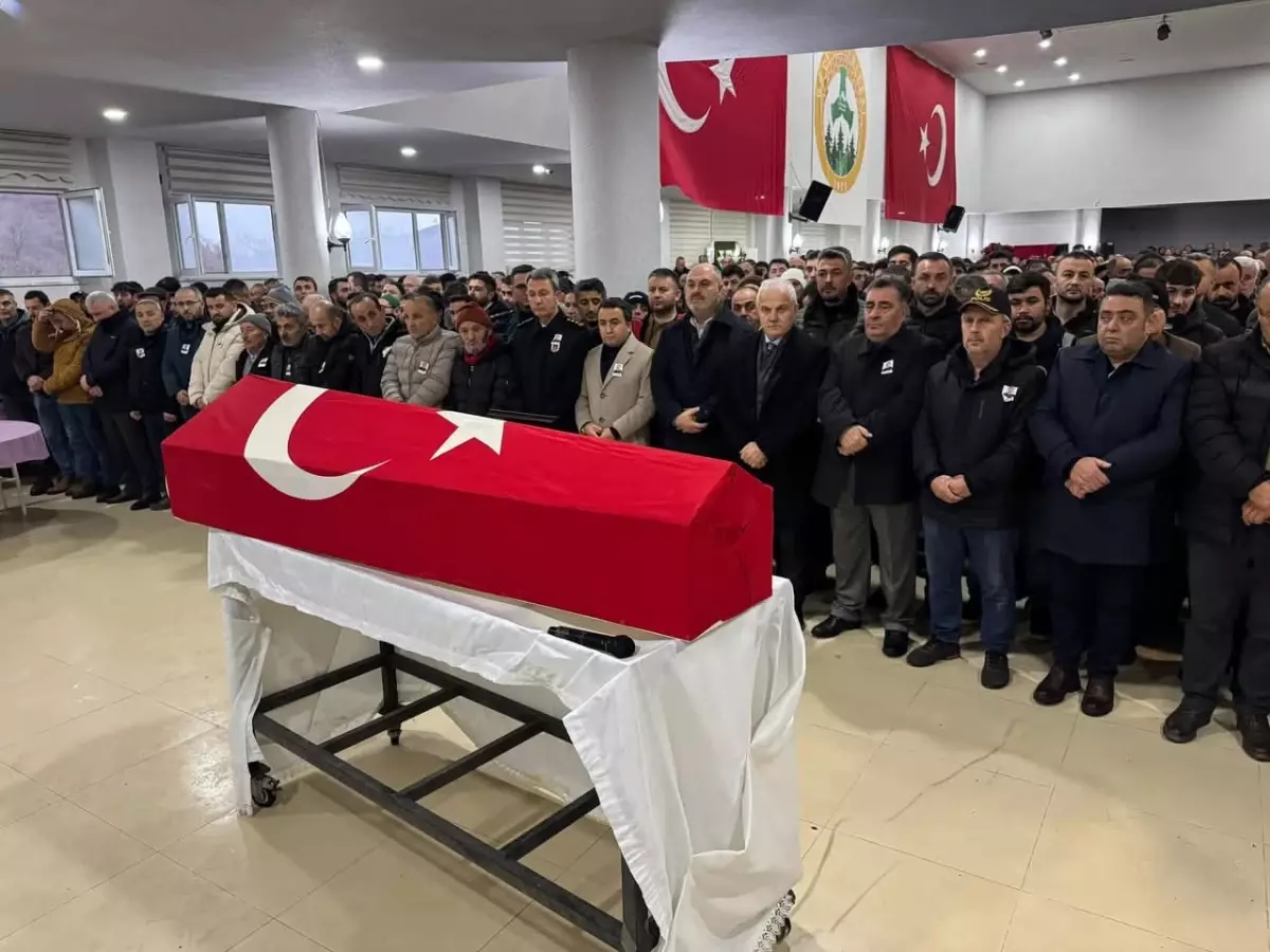 Hastaneye Anne Sütü Götürürken Kaza Geçiren Polis Memuru Hayatını Kaybetti