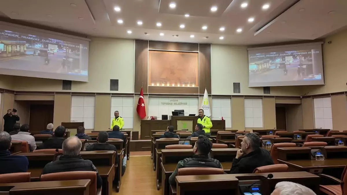 Tepebaşı Belediyesi’nde Trafik Güvenliği Eğitimi Düzenlendi